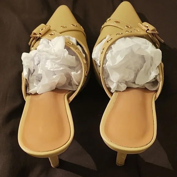 Elegant Tan Mules with Gold Accents - Picture 7 of 7